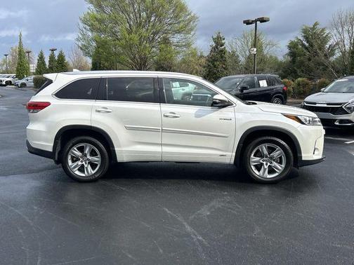 Blizzard Pearl 2017 Toyota Highlander Hybrid Limited