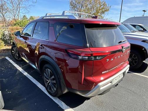 2022 Nissan Pathfinder Platinum 2WD