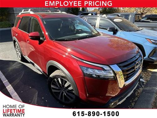 2022 Nissan Pathfinder Platinum 2WD