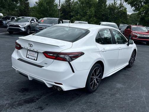 Ice 2024 Toyota Camry SE