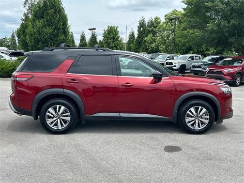 2022 Nissan Pathfinder SL 4WD