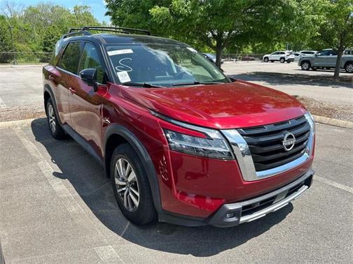 2022 Nissan Pathfinder SL 4WD