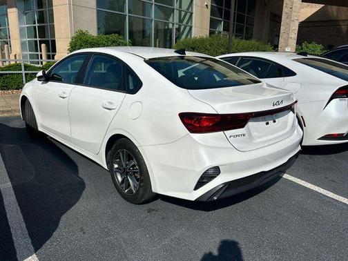 Snow White Pearl 2024 Kia Forte LXS
