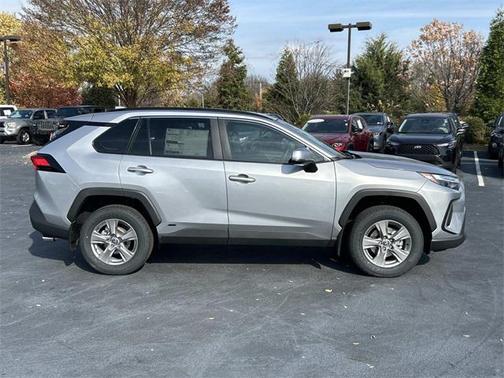 2025 Toyota RAV4 Hybrid XLE