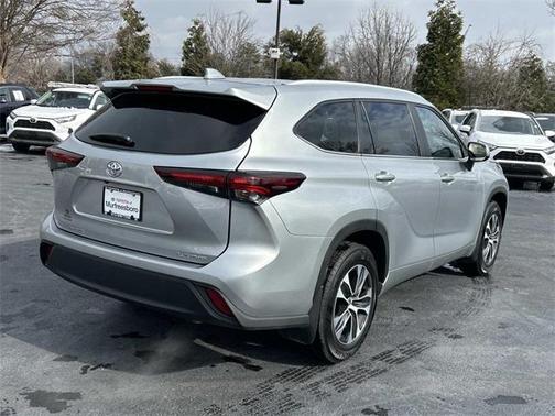 2024 Toyota Highlander XLE