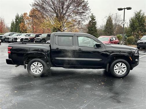 2023 Nissan Frontier SV