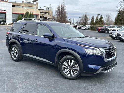 2025 Nissan Pathfinder SL 4WD