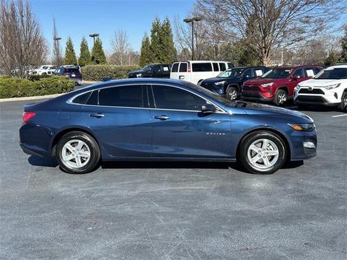2022 Chevrolet Malibu FWD LT