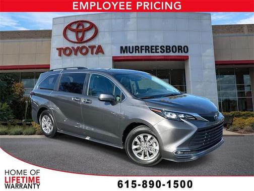 2024 Toyota Sienna XLE