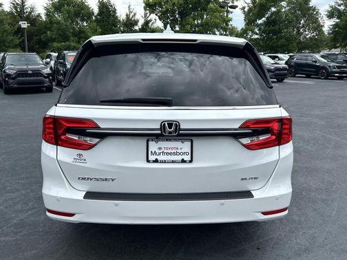 Platinum White 2022 Honda Odyssey Elite