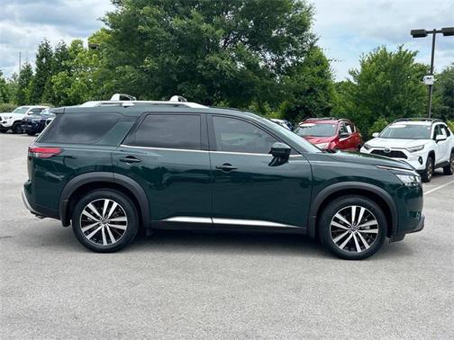 2023 Nissan Pathfinder Platinum 4WD