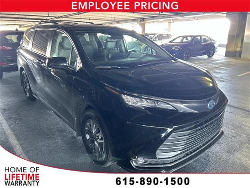 2022 Toyota Sienna XLE