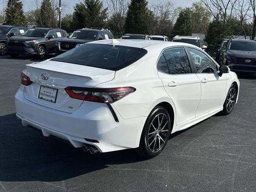 Ice 2024 Toyota Camry SE