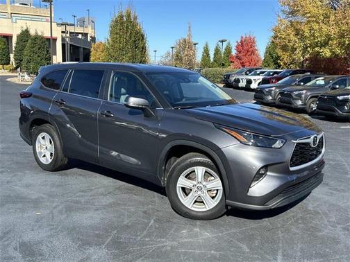 2024 Toyota Highlander LE