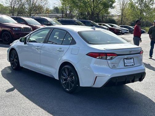 Pear 2024 Toyota Corolla SE