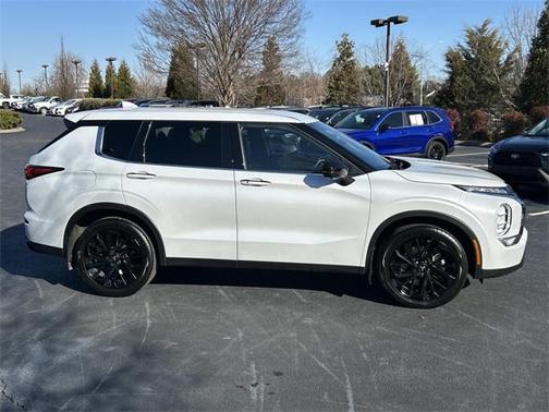 2023 Mitsubishi Outlander SE Black Edition 2WD