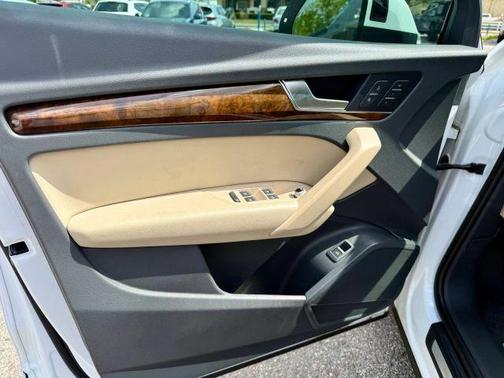 Ibis White 2018 Audi Q5 2.0T Premium Plus