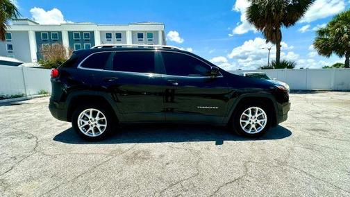 Black 2018 Jeep Cherokee Latitude Plus