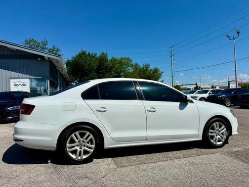 Pure White 2017 Volkswagen Jetta 1.4T S
