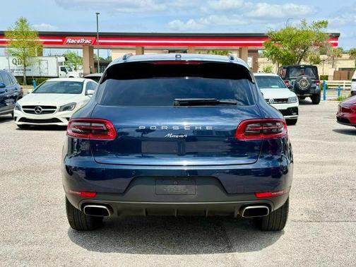 Blue 2018 Porsche Macan S