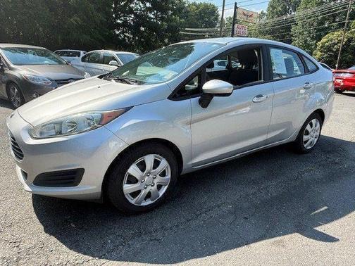 2015 Ford Fiesta 4dr Sdn S