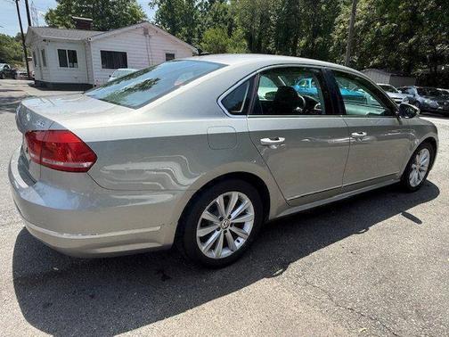 2012 Volkswagen Passat 2.5 SEL