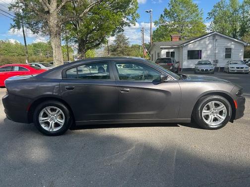 Granite Crystal Metallic Clearcoat 2015 Dodge Charger 4dr Sdn SE RWD