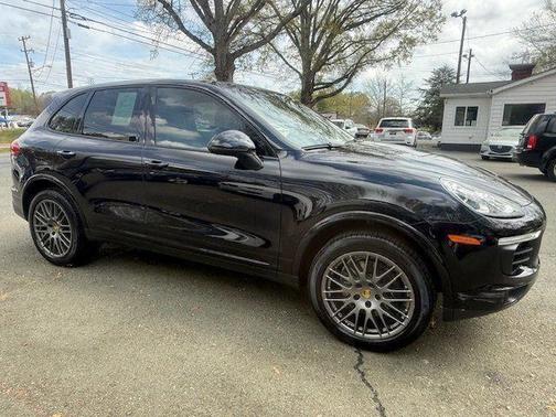 2017 Porsche Cayenne Platinum Edition