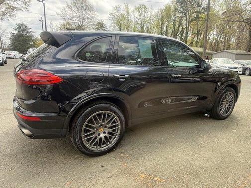 2017 Porsche Cayenne Platinum Edition