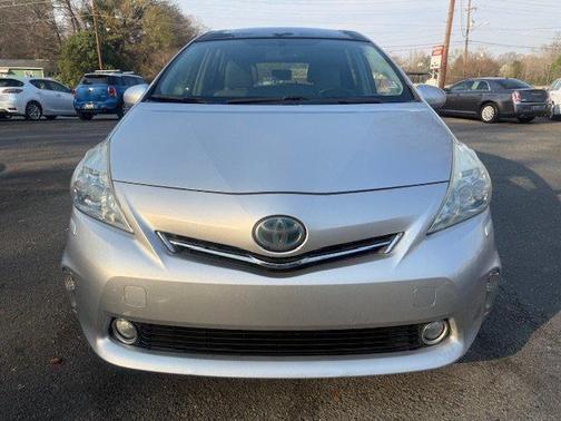 2013 Toyota Prius v Five