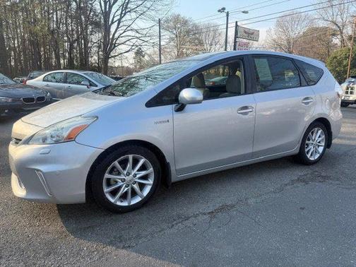 2013 Toyota Prius v Five