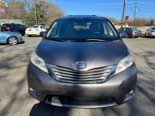 2017 Toyota Sienna XLE Premium