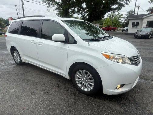 2014 Toyota Sienna XLE