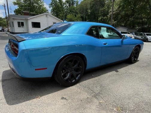 2015 Dodge Challenger SXT Plus