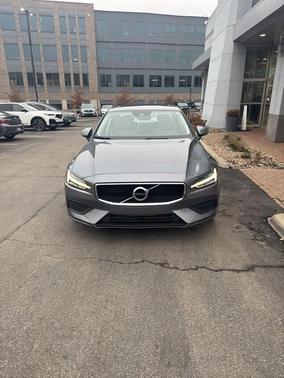 2019 Volvo S60 T6 Momentum