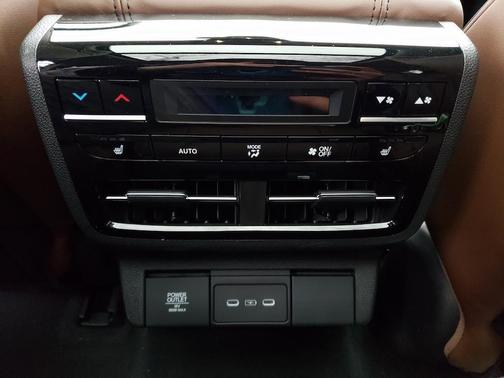 Liquid Carbon Metallic 2026 Acura MDX Advance Package