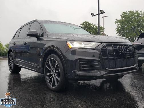 Mythos Black Metallic 2023 Audi Q7 55 Premium Plus