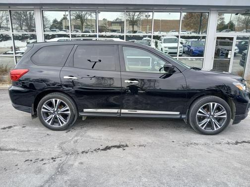 2018 Nissan Pathfinder Platinum