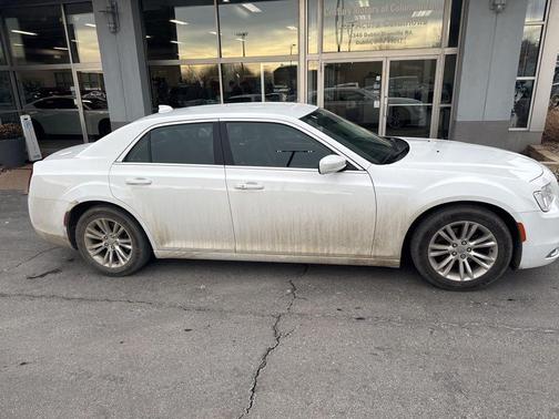 2020 Chrysler 300 Touring