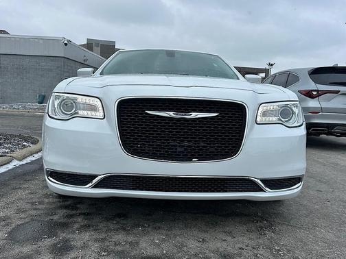 2020 Chrysler 300 Touring