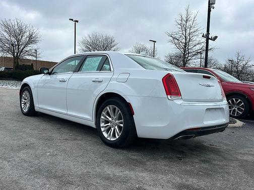 2020 Chrysler 300 Touring