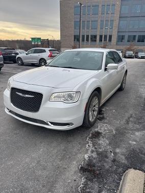 2020 Chrysler 300 Touring
