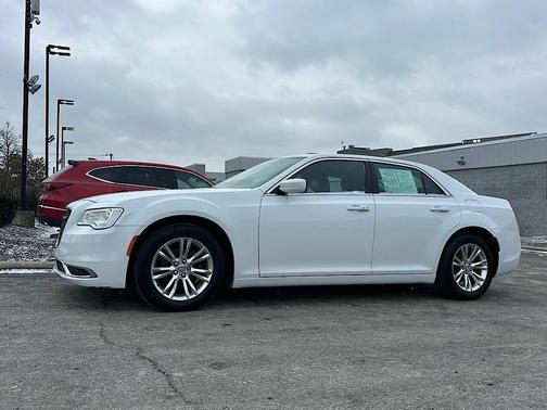 2020 Chrysler 300 Touring