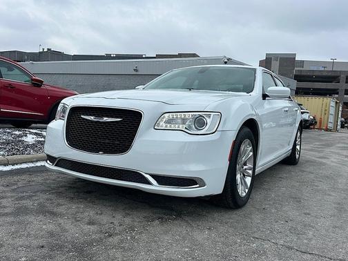 2020 Chrysler 300 Touring