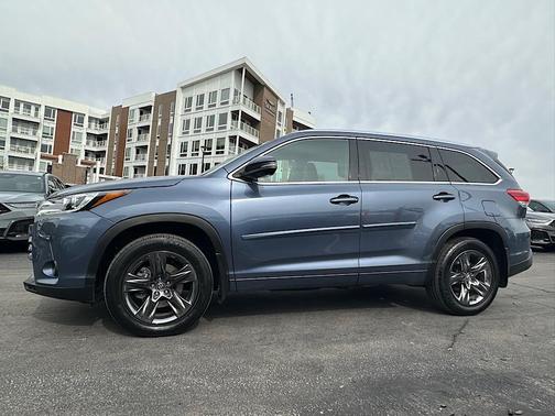 2019 Toyota Highlander 