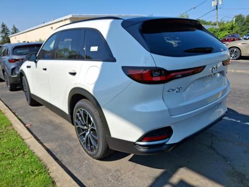 2025 Mazda CX-70 PHEV Premium Package