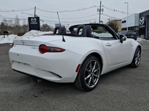 2022 Mazda MX-5 Miata Grand Touring