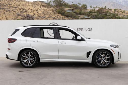 Mineral White Metallic 2024 BMW X5 PHEV xDrive50e