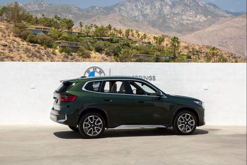 San Remo Green Metallic 2025 BMW X1 xDrive28i