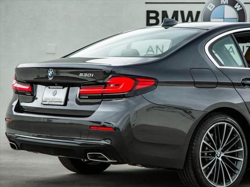 2022 BMW 530 i